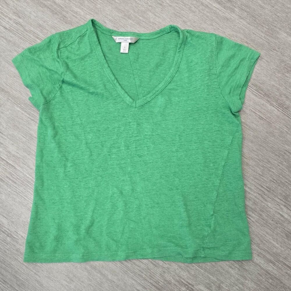 Banana Republic 100% linen Women's Size Small green linen V-neck top